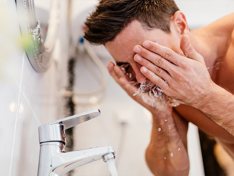 IT'S AMAZING HOW MEN SHOPPING FOR SKINCARE